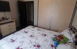 Apartament de 3 camere, decomandat, zona Decebal