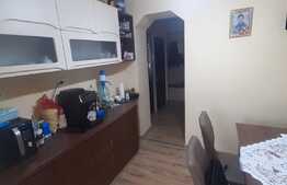 Apartament de 3 camere, decomandat, zona Decebal