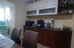 Apartament de 3 camere, decomandat, zona Decebal