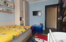 Apartament de 3 camere, decomandat, zona Decebal