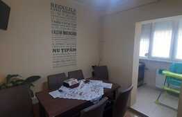 Apartament de 3 camere, decomandat, zona Decebal