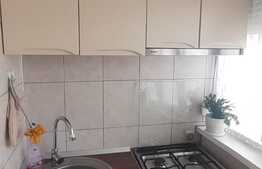 Apartament de 3 camere, decomandat, zona Decebal