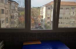 Apartament de 3 camere, 70 mp, etaj 3, zona Dragos Voda