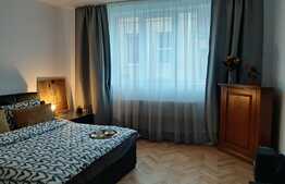 Apartament de 3 camere la casă, decomandat, 90 mp utili, zonă centrală 