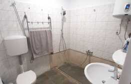 Apartament de 3 camere la casă, decomandat, 90 mp utili, zonă centrală 