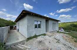 Casa noua, 100 mp utili, 750 mp teren, zona Hanul Pescarilor