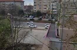 Apartament de 2 camere, decomandat, 50mp, etaj intermediar, zona Nufărul