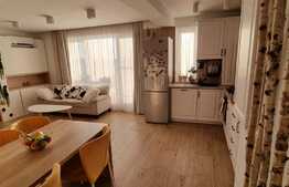 Apartament 3 camere, 2 bai, 70 mp, terasa, parcare, zona Centrala