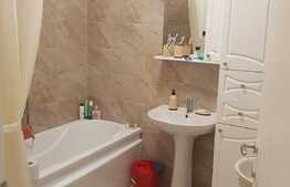 Apartament de trei camere, 67 mp, etaj 1, zona Prima Universitatii