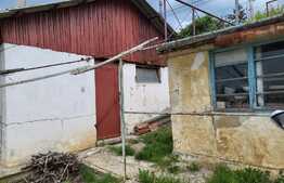 Teren intravilan, 2400 mp cu front de 30 ml, Piatra Craiului