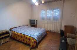 Casă de 3 camere, 105 mp, 245 mp teren, zona Centrala