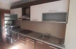 Apartament 3 camere, 74 mp, decomandat, zona Centrala