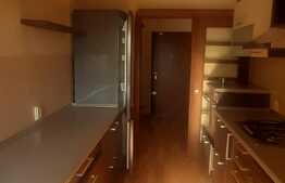 Apartament 3 camere, 74 mp, decomandat, zona Centrala