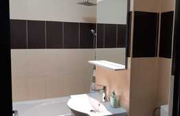 Apartament de 3 camere, 72 mp, decomandat, parcare, zona Rogerius!