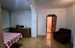 Apartament de 2 camere, decomandat, etaj intermediar, Zona Decebal