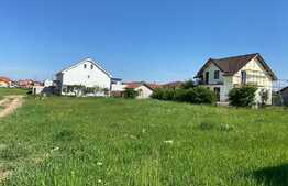 Teren intravilan de 740 mp, in Sanmartin
