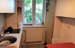 Apartament de 3 camere, semidecomandat, etaj 2, parcare, zona Dacia