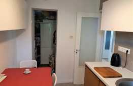 Apartament de 3 camere, semidecomandat, etaj 2, parcare, zona Dacia