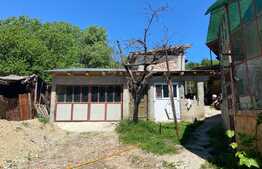 Casa cu 3 camere pe un teren generos de 734mp zona Dealuri