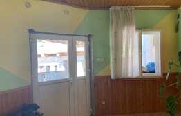 Casa cu 3 camere pe un teren generos de 734mp zona Dealuri