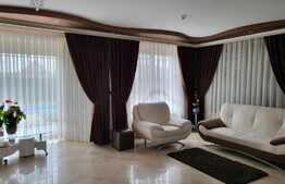 Vilă cu 5 dormitoare în Beverly Hills - Sanmartin, piscină, 1100 mp teren