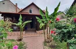 Casă 3 camere, 115 mp, teren 465 mp, parcare, în centrul Oradiei