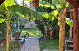 Casă 3 camere, 115 mp, teren 465 mp, parcare, în centrul Oradiei