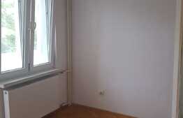 Apartament de trei camere, 66 mp util, etaj 2, zona Rogerius