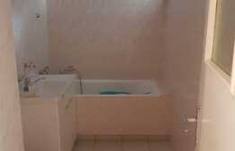 Apartament de trei camere, 66 mp util, etaj 2, zona Rogerius