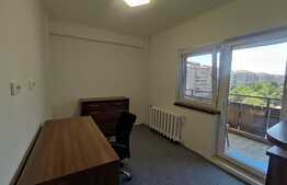 Apartament 4 camere, decomandat, 80 mp, zona Stefan cel Mare