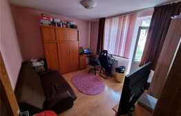 Apartament de 3 camere, 67 mp, semidecomandat, parcare, Iosia