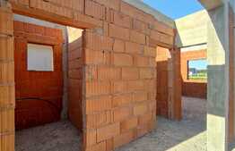 Casa 93 mp utili, 430 mp teren, zona Forvilla, Biharia