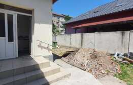 Casă/spațiu comercial 90 mp, teren 179 mp, terasa, în Nufărul