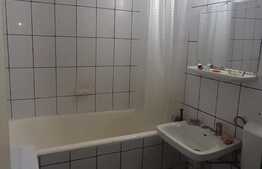 Apartament de 3 camere,  tip PC, etaj intermediar, Zona Decebal