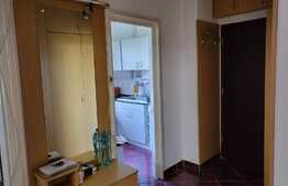 Apartament 3 camere, semidecomandat, 64 mp, balcon, zona Centru Civic