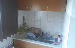 Apartament de 3 camere, decomandat, Cartier Nufărul