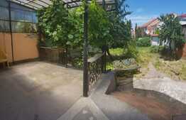 Casă individuală, 3 camere, 385 mp teren, zona Centrala