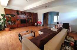 Casa de 5 camere, 200 mp, teren 425 mp, zona Nufărul!