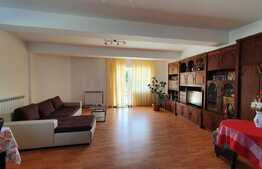 Casa de 5 camere, 200 mp, teren 425 mp, zona Nufărul!