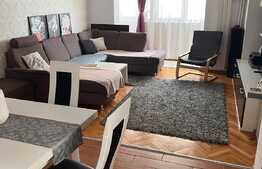 Apartament de 3 camere, decomandat, etaj intermediar, zona Nufarul