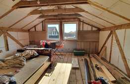 Casă de 100 mp, teren 164 mp, curte individuală, zona Plastor