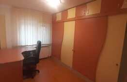 Apartament de 4 camere, tripla orientare, zona Decebal