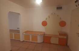 Apartament de 4 camere, tripla orientare, zona Decebal
