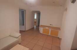 Apartament de 4 camere, tripla orientare, zona Decebal