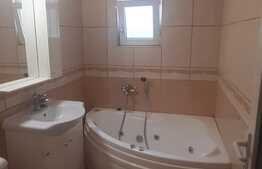 Apartament de 4 camere, tripla orientare, zona Decebal