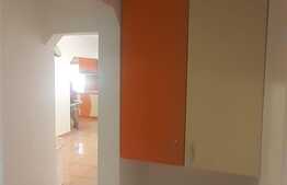 Apartament de 4 camere, tripla orientare, zona Decebal