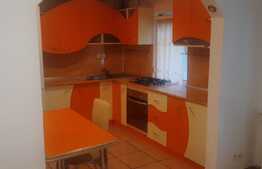 Apartament de 4 camere, tripla orientare, zona Decebal