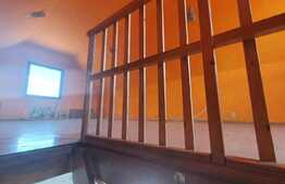 Casă de 5 camere, 210 mp, teren 821 mp, în Episcopia Bihorului