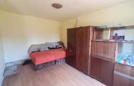 Casă de 5 camere, 210 mp, teren 821 mp, în Episcopia Bihorului