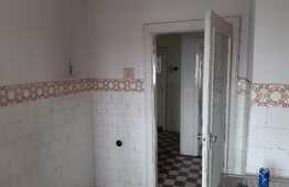 Apartament de 3 camere, 85 mp, decomandat, zonă Centrală